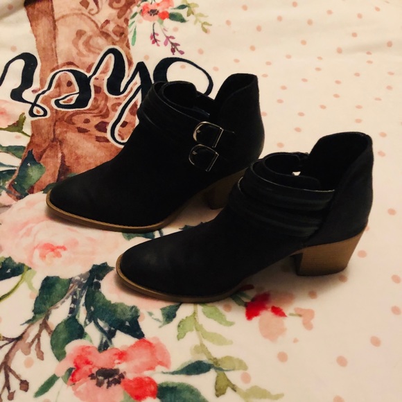 Qupid Shoes - Qupid - Booties Black with Buckle